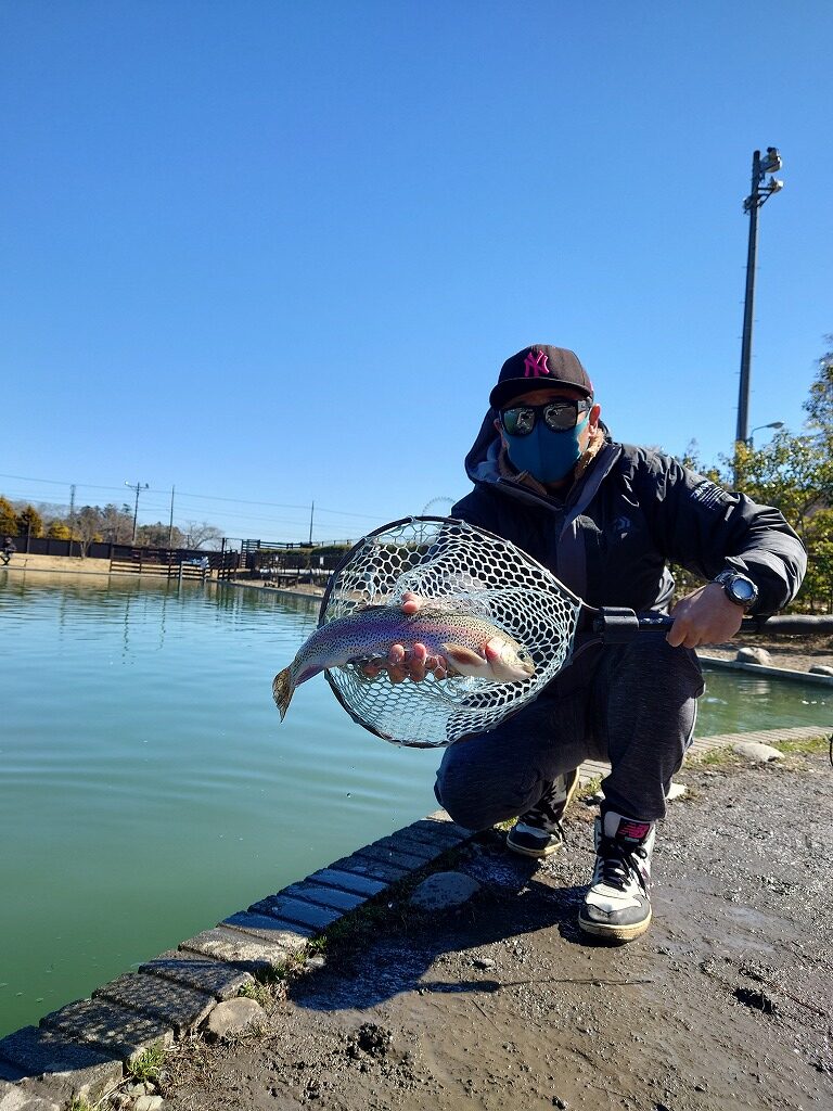 秋川湖の釣れないは嘘 攻略戦術はスプーンとミノー以外に ポイントも紹介 日々是学びなり